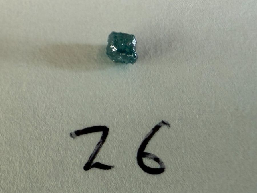 Pietre preziose: Schöner blauer Rohdiamant, ca. 4 mm – Nuovo (secondo la descrizione) da Lützelflüh-Goldb venduto da Elementis