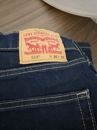 Jeans Levi's 514 W36 L32 bleu foncé bon état