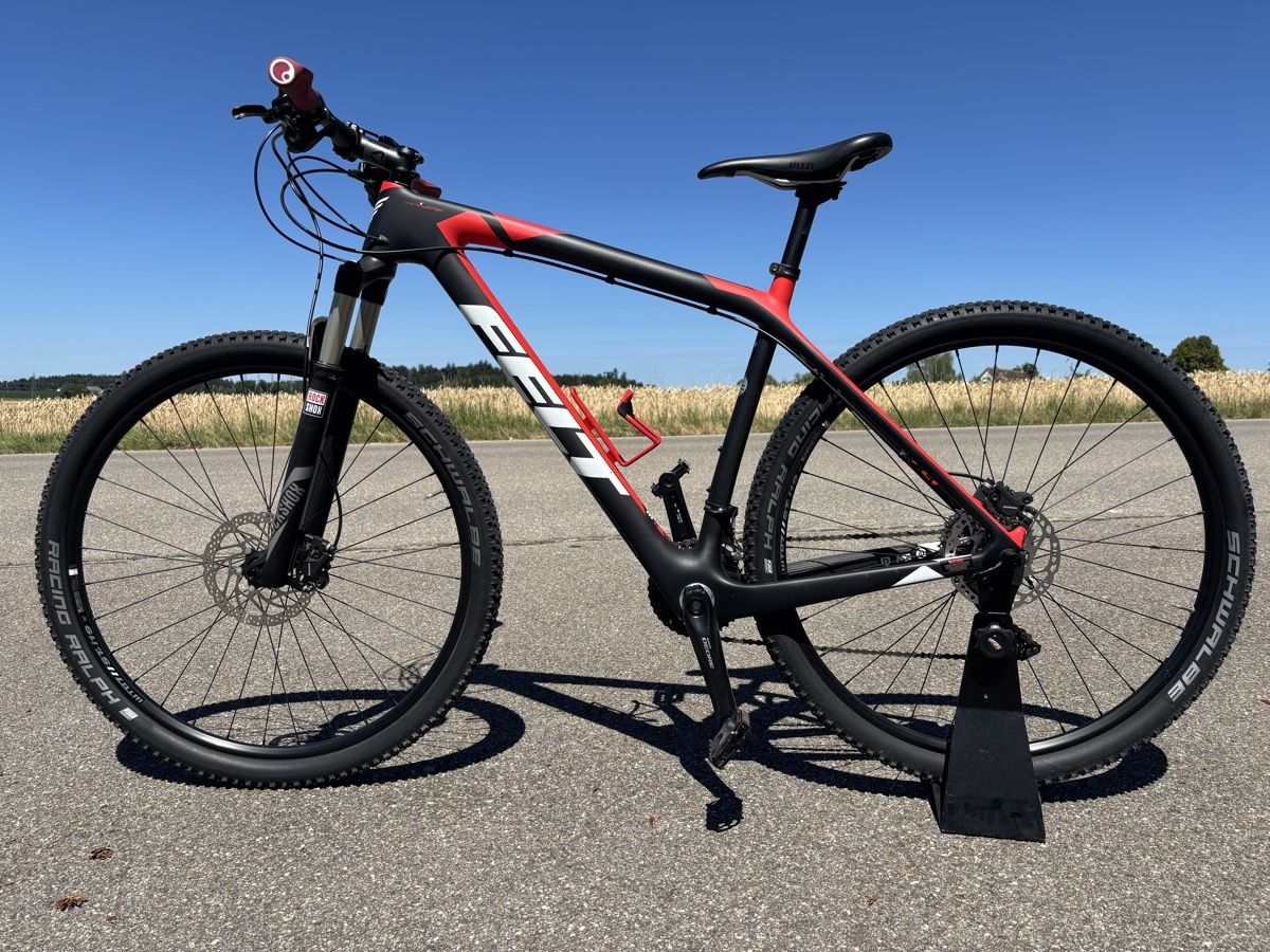 Felt Biciclette: Felt Nine Carbon MTB Grösse L – Usato da Tagelswangen venduto da Bluefox_Crafting