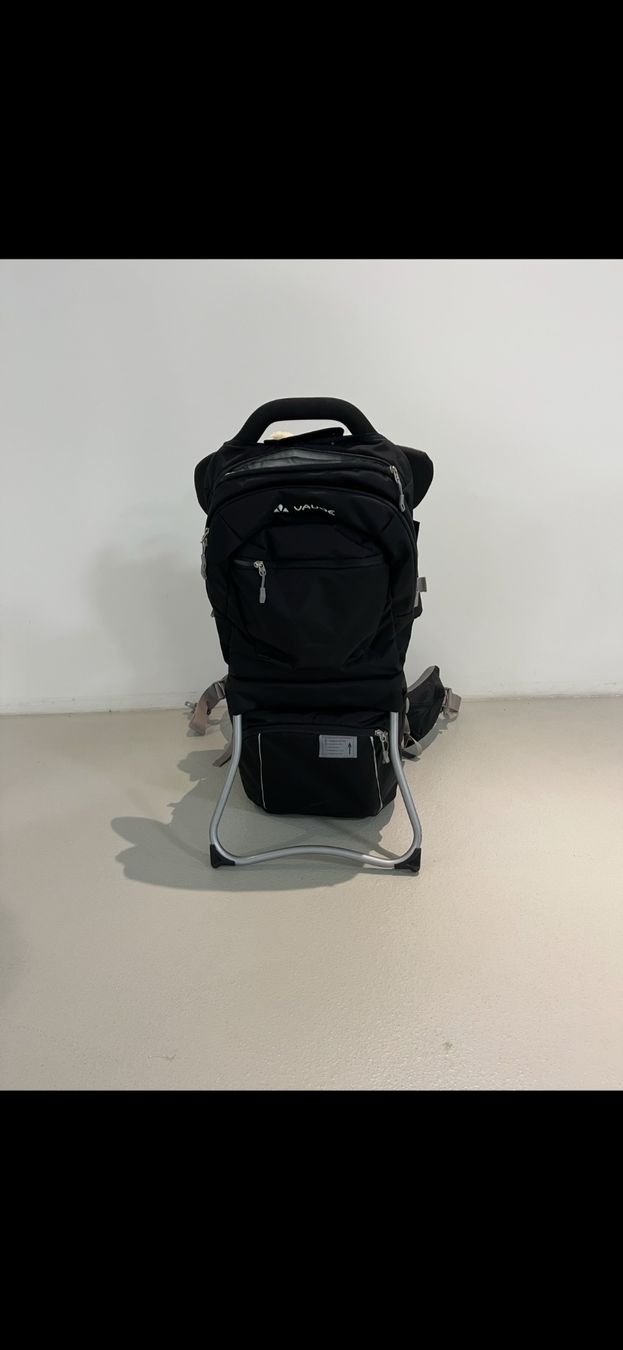 Vaude Zaini: Neuwertiger Vaude Wanderrucksack mit integrierten Kindersitz – Nuovo (secondo la descrizione) da Kilchberg ZH venduto da TanniTanni