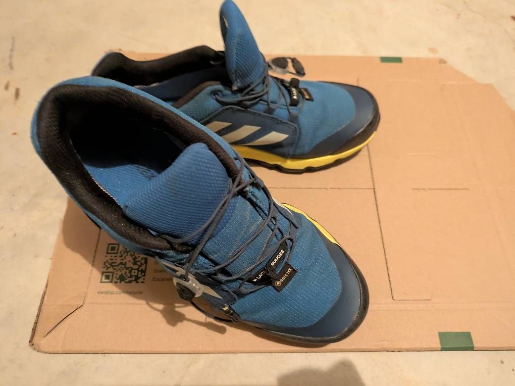 Herrenschuhe: Adidas-Schuhe – Gebraucht aus Utzenstorf von dil_7bt7