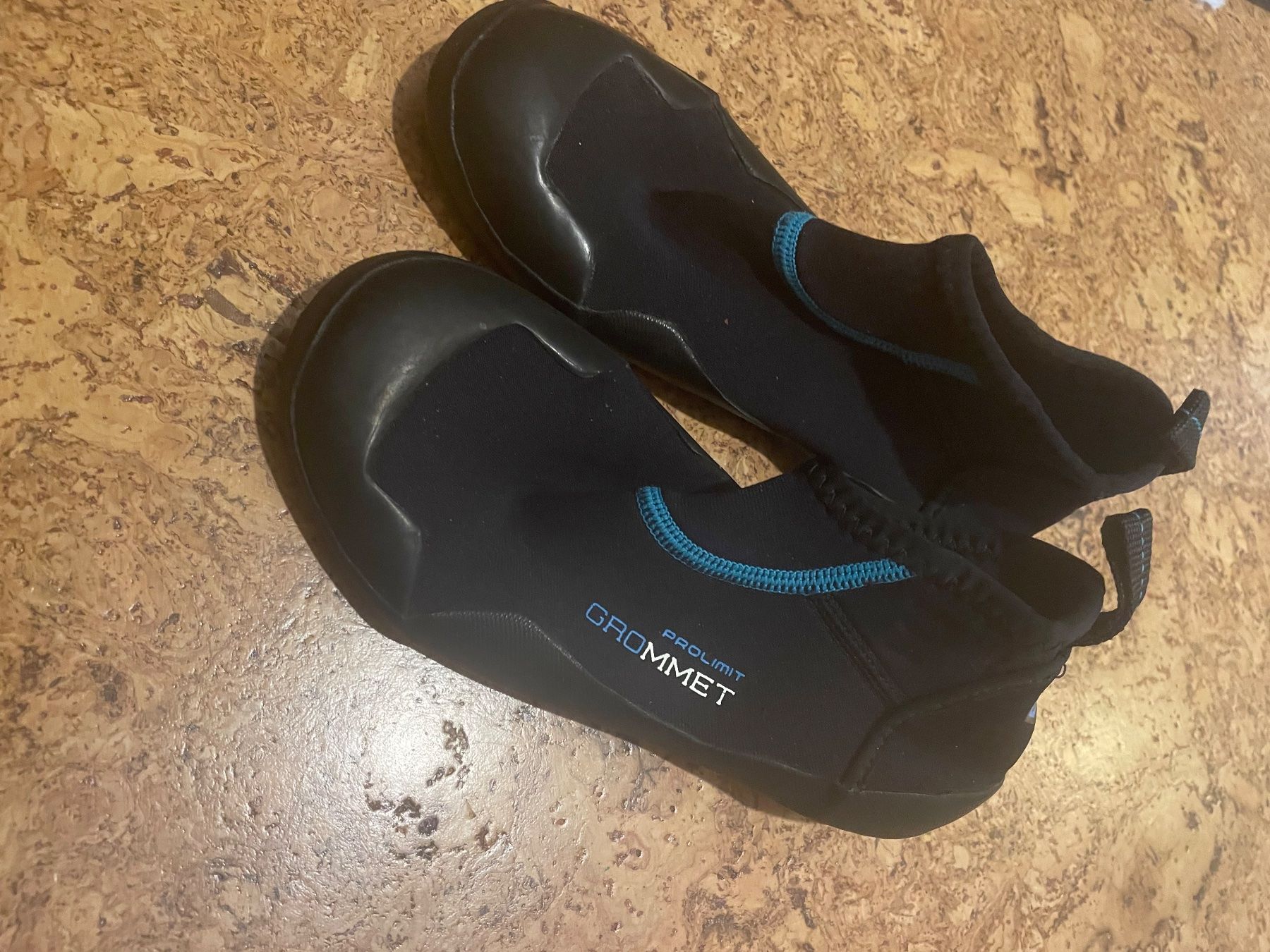 Chaussures garçon: Neopren Schuhe Grösse 32 – D'occasion à Alterswil FR par Daria.a