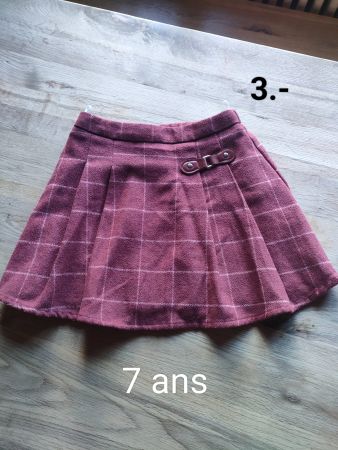Jolie jupe à carreaux bordeaux 7 ans