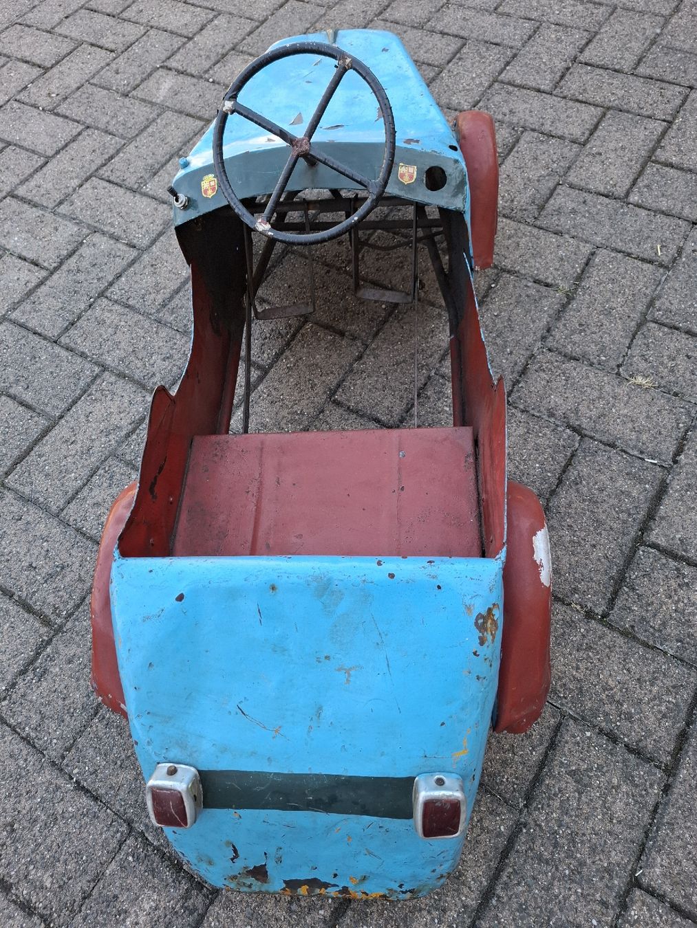 Véhicules pour enfants: antikes Tretauto – D'occasion à Hornussen par sagana2 3