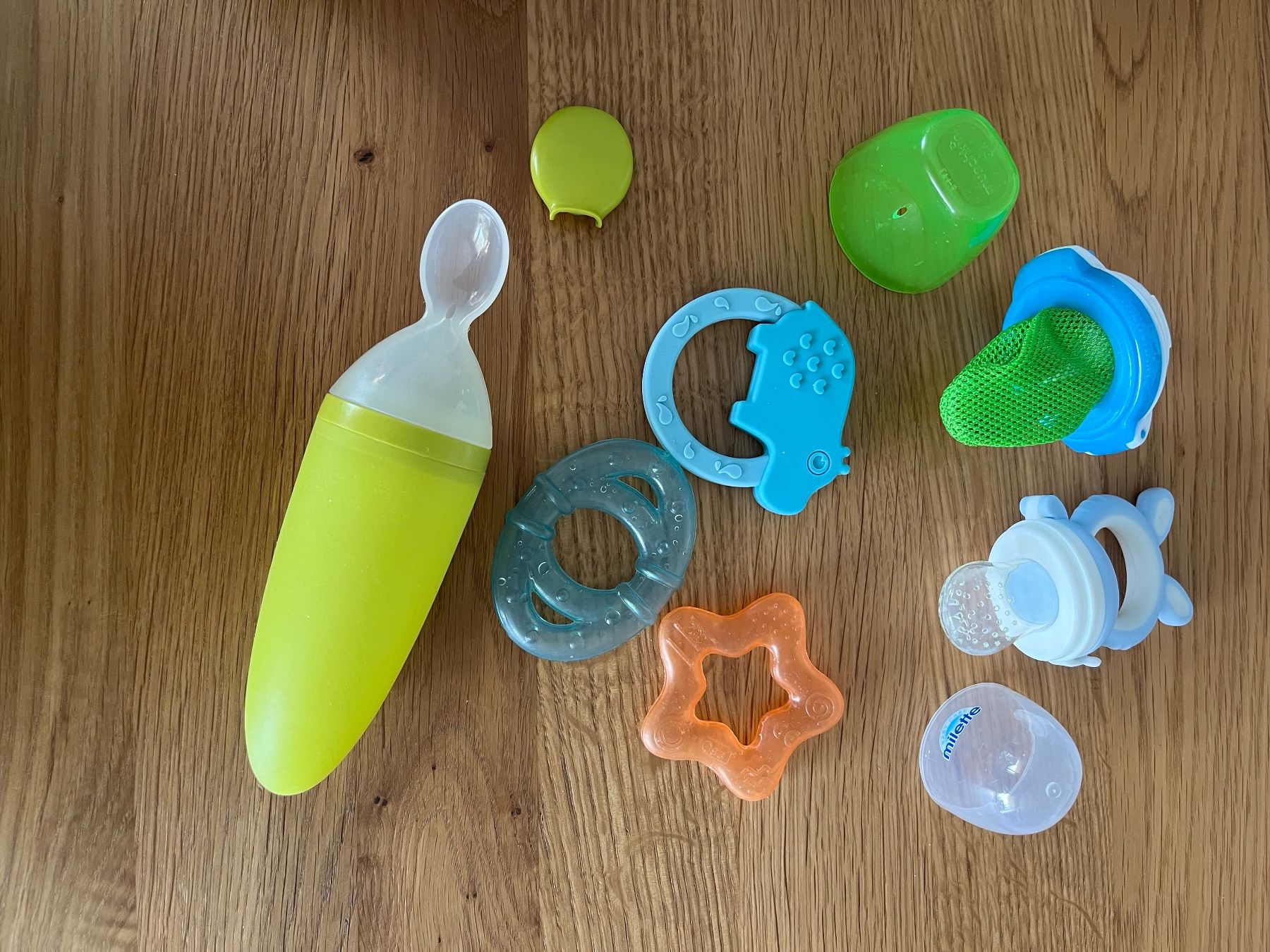Borracce & Thermos: Grignoteurs, anneau dentition, gourde de compote – Usato da Estavayer-le-Lac venduto da stelina13 1