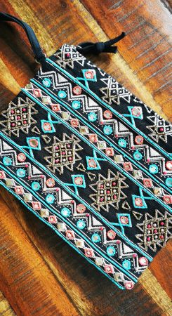 Bestickte Boho Tasche Clutch im Ethno Look - blau-schwarz