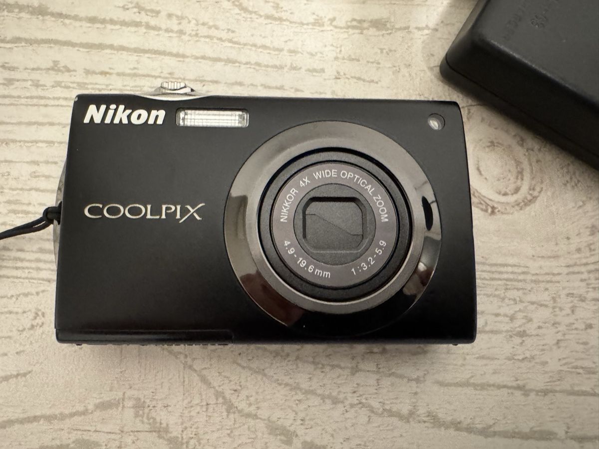 Nikon Fotocamera: nikon coolpix s4000 Digitalkamera – Usato da Zunzgen venduto da milesdavis76 1