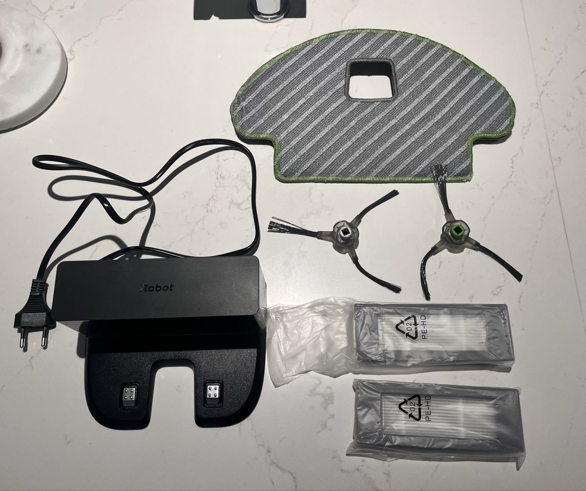 Irobot Aspirapolveri & Accessori: IRobot Roomba Combo vacum&mop – Usato da Hinwil venduto da dire07 1