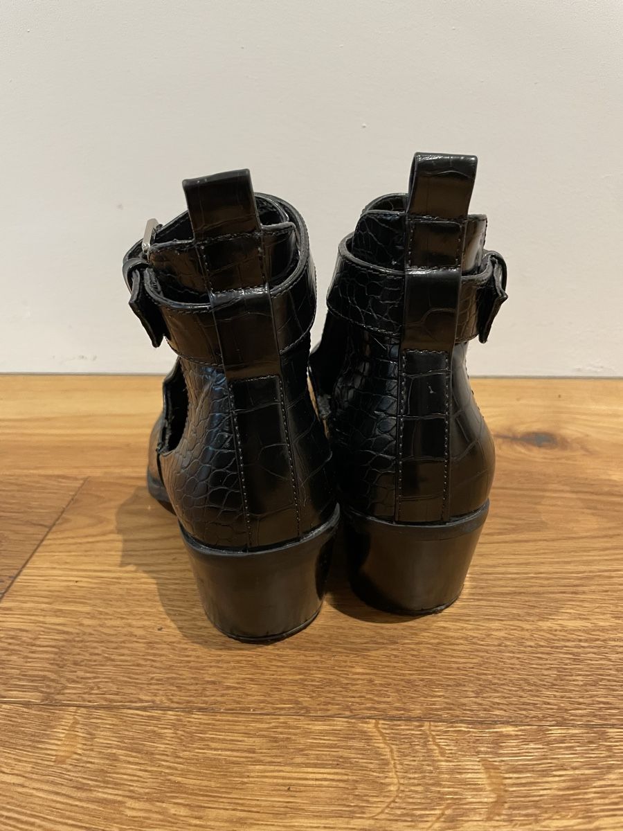 Scarpe da donna: Stiefeletten Kunstleder – Usato da Zofingen venduto da silbosja 2