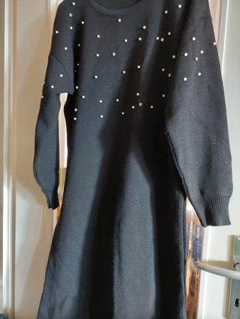 Robe noir perles  et robe de chambre hiver femme L 42