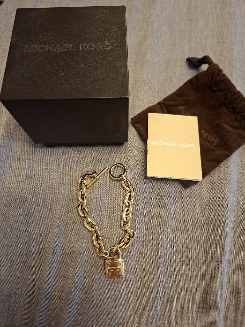 Michael Kors Armbänder & -reifen: Michael Kors Armband Gold – Neu (gemäss Beschreibung) aus Winterthur von Ausmisten2026 1