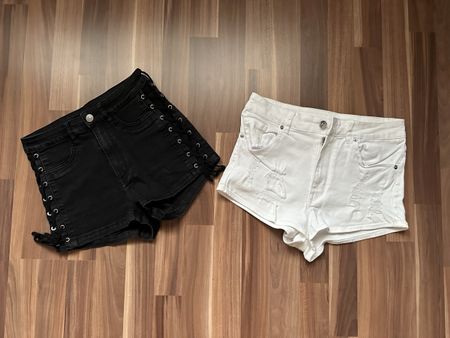 Kurze Hosen - Hotpants