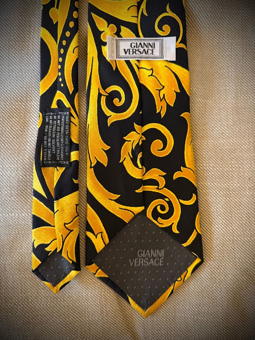 Versace Cravatte: Seidenkrawatte Vintage GIANNI VERSACE – Usato da Ottikon venduto da ron_555v 2
