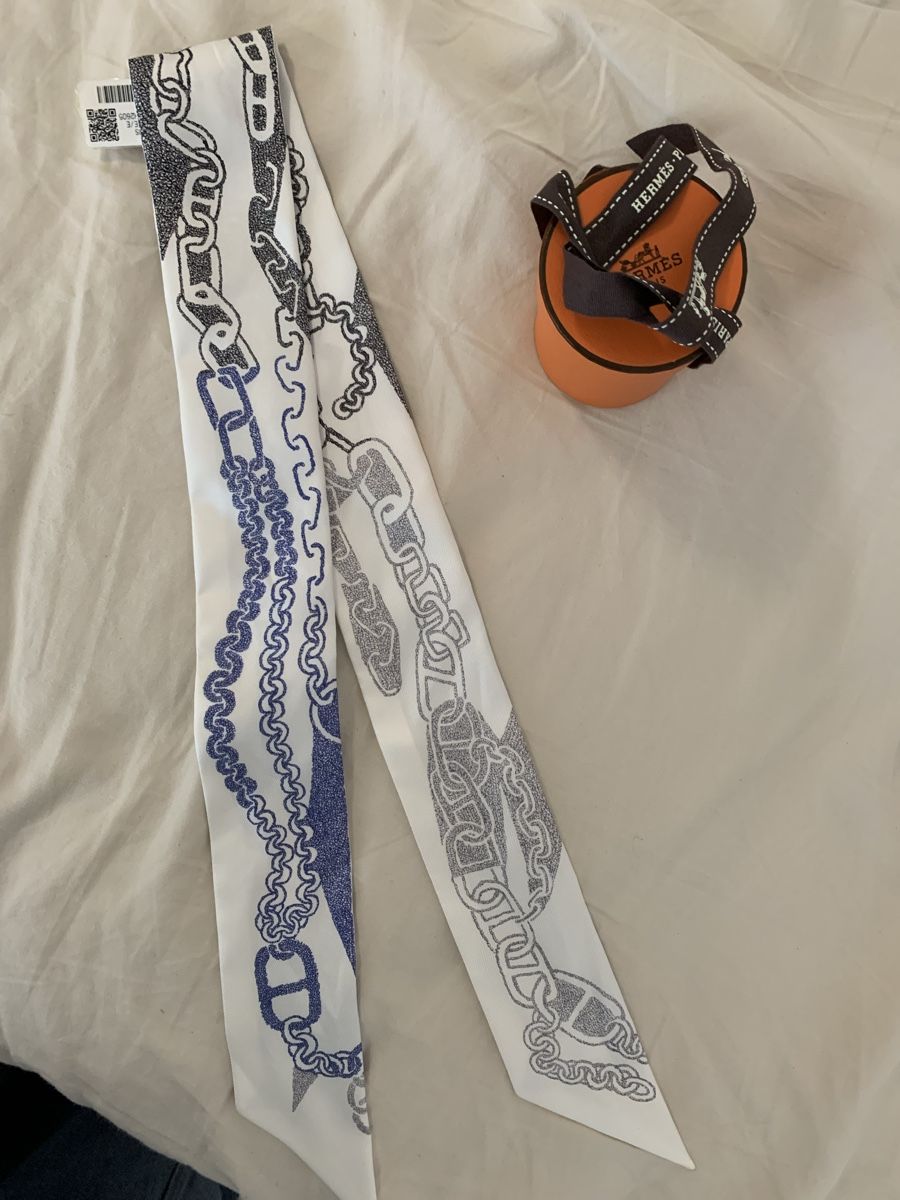 Hermès Foulards, Tücher & Schals: Hermes Twilly - only tried on once – Gebraucht aus Brugg AG von Lovelux73 1