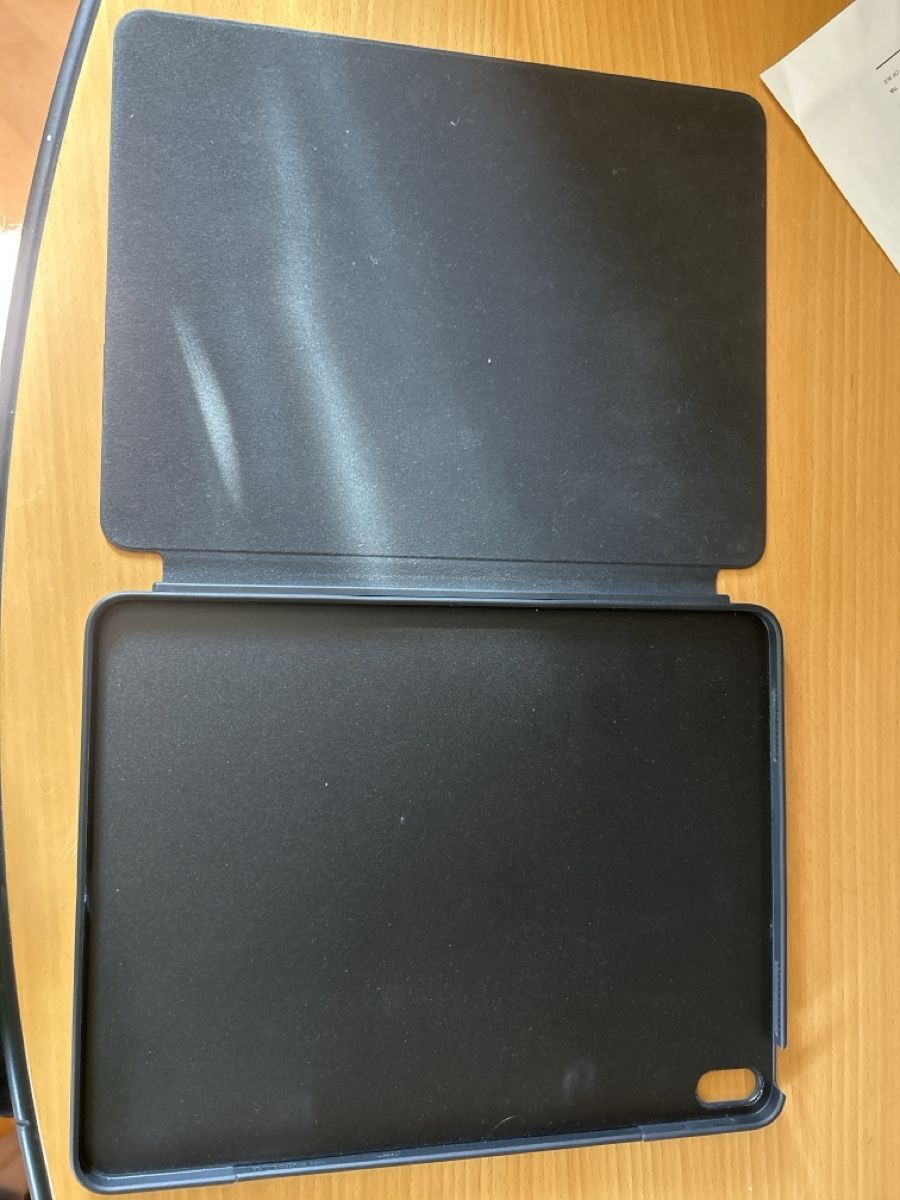 OtterBox Covers & Borse: iPad Air 13” Case OtterBox – Usato da La Tour-de-Peilz venduto da isa6150 1