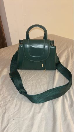 Damen Tasche dunkelgrün mit Henkel und Gurt