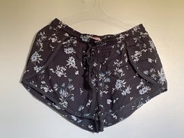 Short Pull&Bear fleuri taille M jamais porté