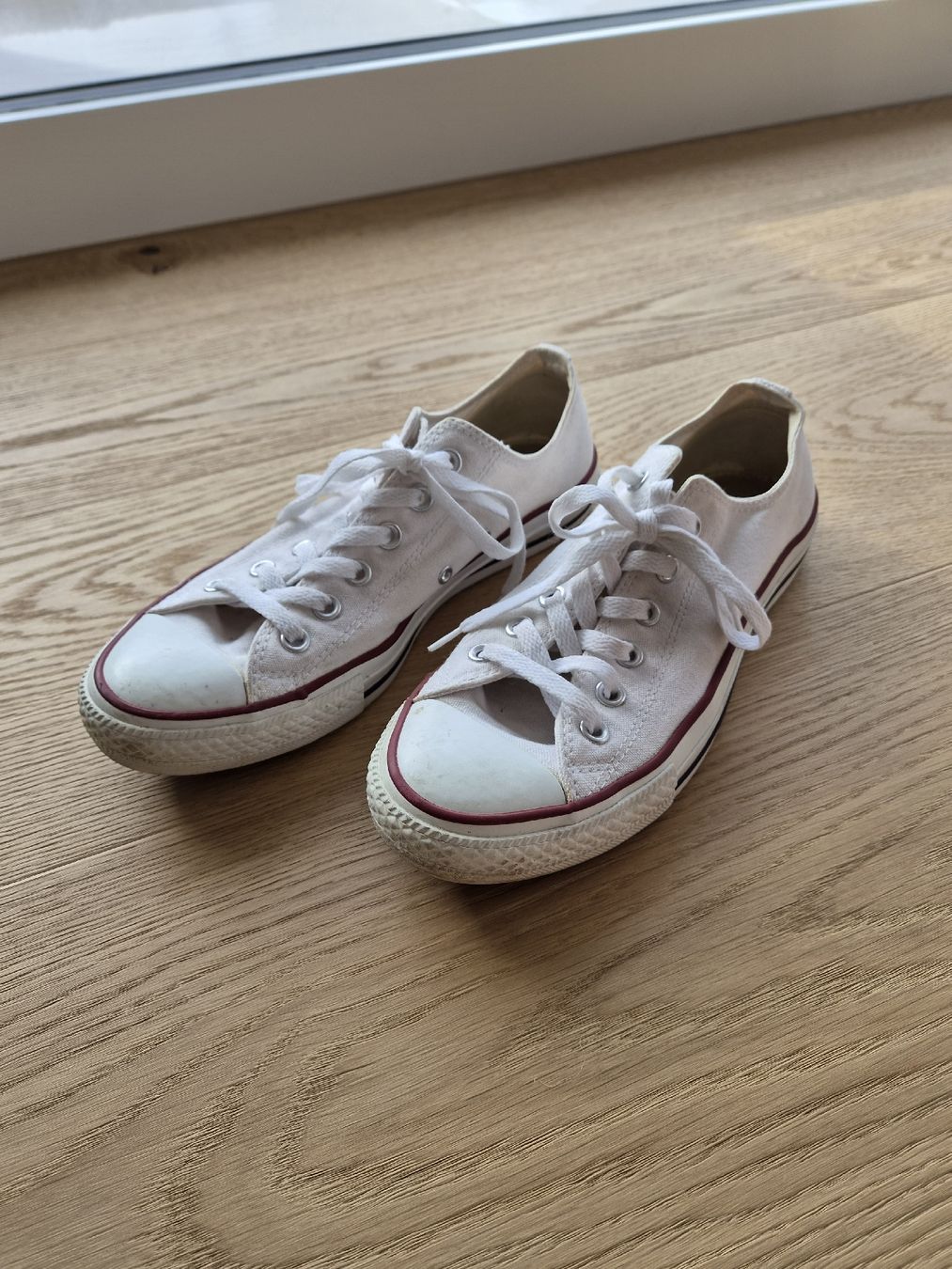 Converse Chaussures hommes: Converse All Star / weiss / Gr. 7.5 – D'occasion à Adligenswil par SnoeggelsDR