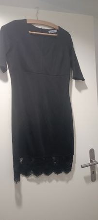 Elegantes, schwarzes Kleid mit Spitze - Grösse M