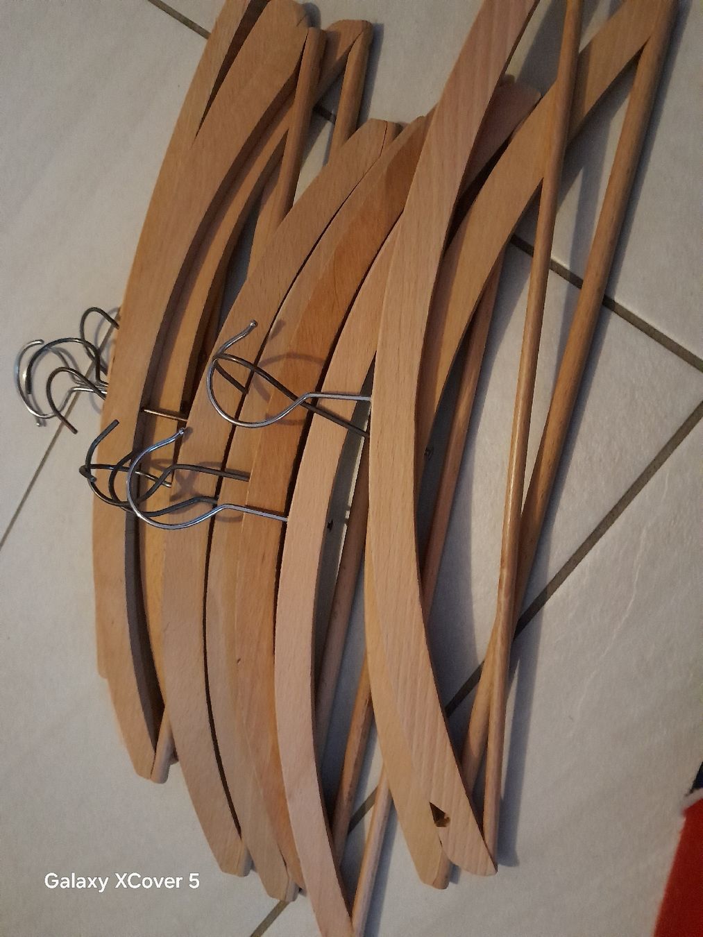 Kleiderbügel: Grucce in legno set da 8 pezzi – Gebraucht aus Carena von bdi_dz9m 1