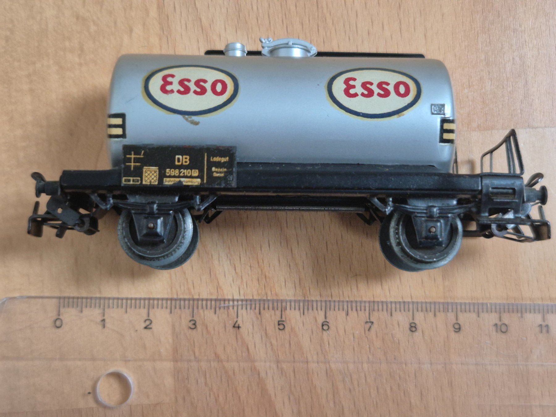 Märklin Modellini di ferrovie: Güterwagen H0 Märklin Esso – Usato da Wetzikon ZH venduto da Gterl