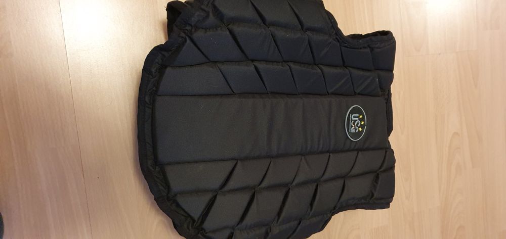 Protections: Rückenpanzer Reitsport, USG-Reitsport, Kinder und Jugendlich – D'occasion à Rheineck par Jmurmeli 6