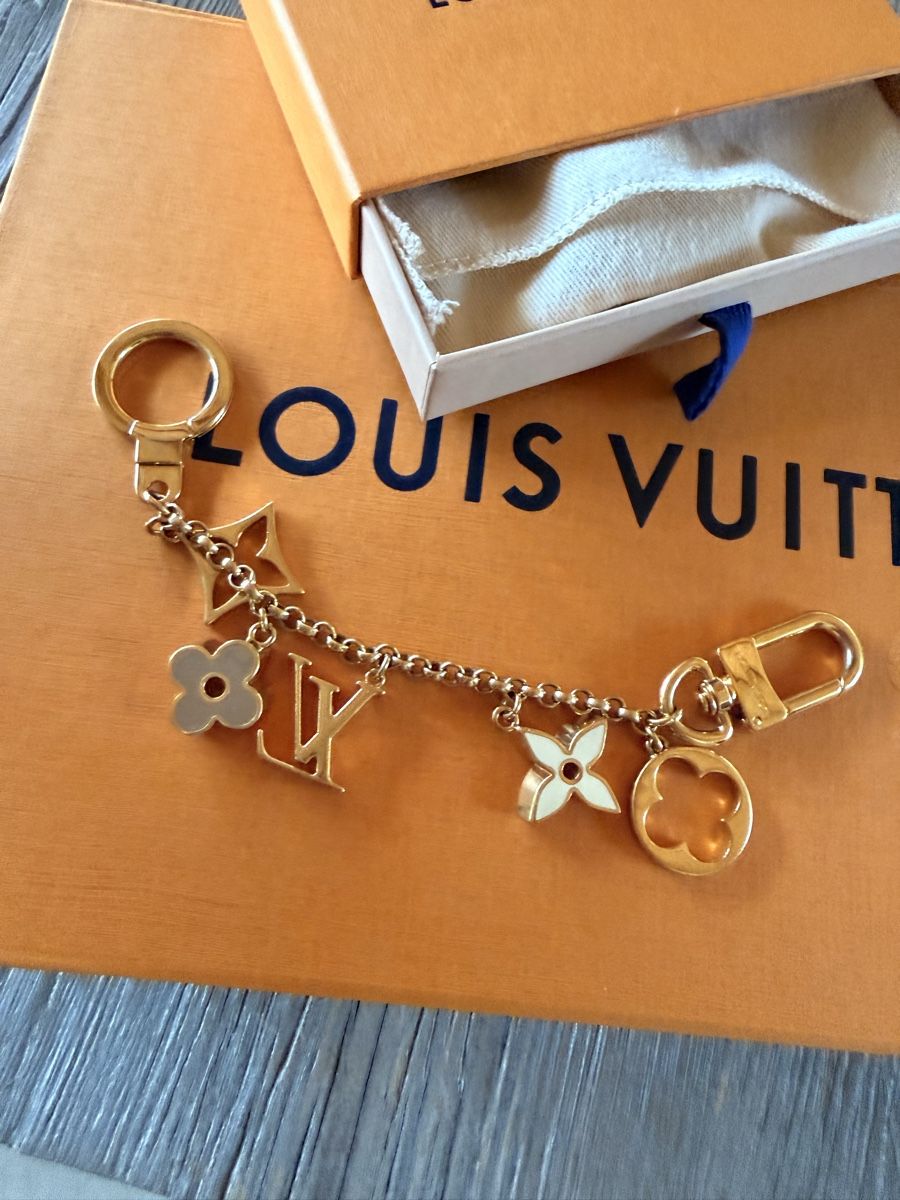 Louis Vuitton Pendentifs: Louis Vuitton – D'occasion à Vétroz par cais 4