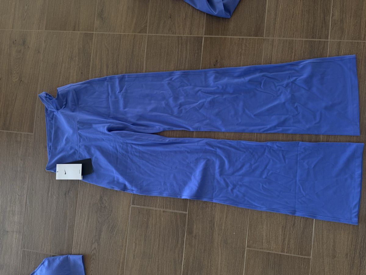 Nike Leggings: Nike Zenvy leggings – Nuovo e nell'imballaggio originale da Zürich venduto da Bellinka23