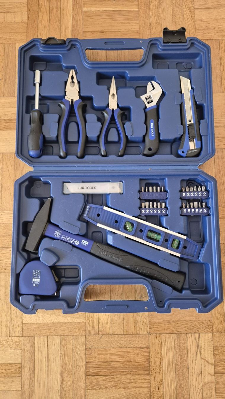 Alle Werkzeuge: Werkzeugkoffer – Gebraucht aus Zürich von sar_v8j7 1