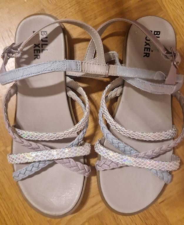 Chaussures filles: Sandalen Grösse 34 – D'occasion à Bülach par des_zxy6 1