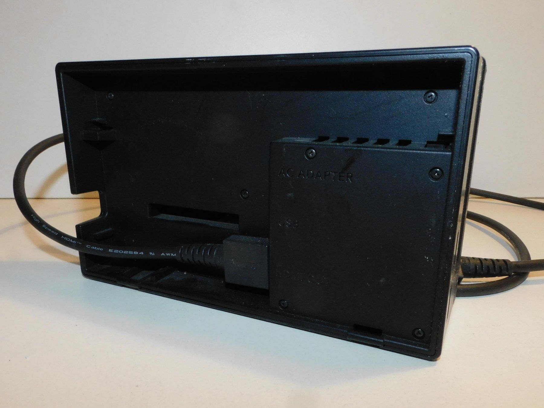 Docking station: Nintendo Switch Docking Station schwarz gebraucht Zustand – Usato da Sursee venduto da 76 1