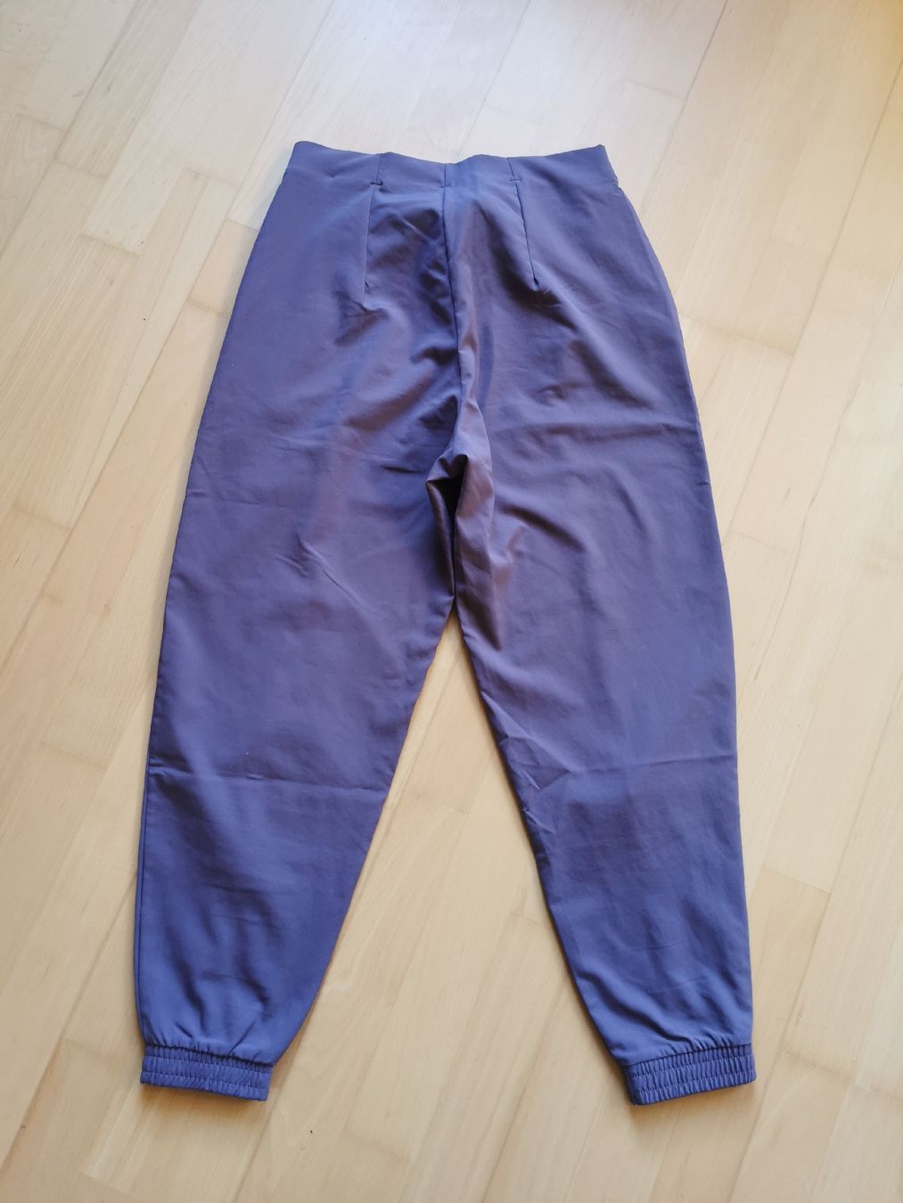 Adidas Pantaloni: Adidas Trainingshose Damen – Usato da Schaffhausen venduto da Ginsalabim 1
