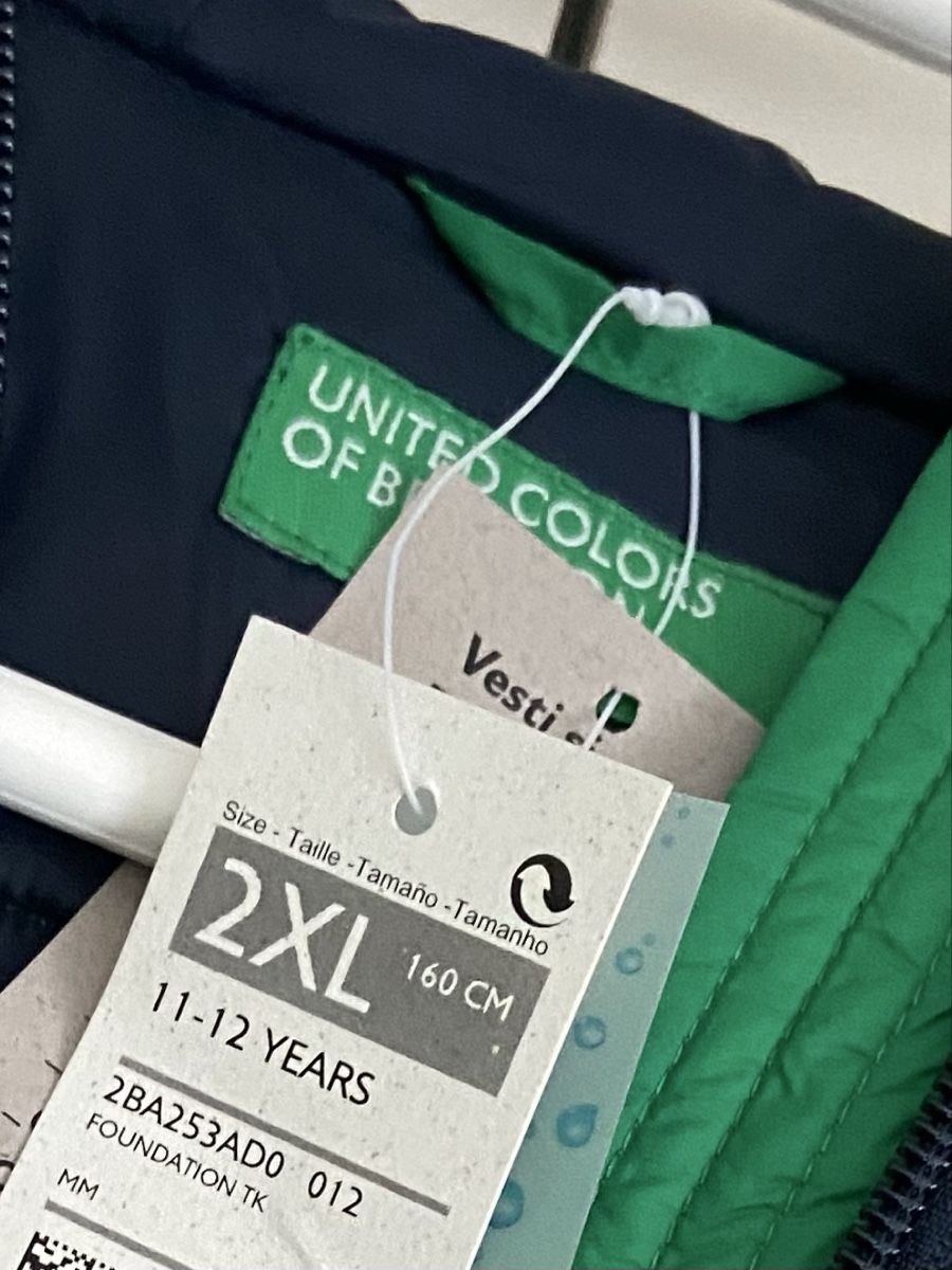 Benetton Giacche: NEU Benetton Übergangsjacke Gr 160 – Nuovo e nell'imballaggio originale da Zürich venduto da pluto124 2
