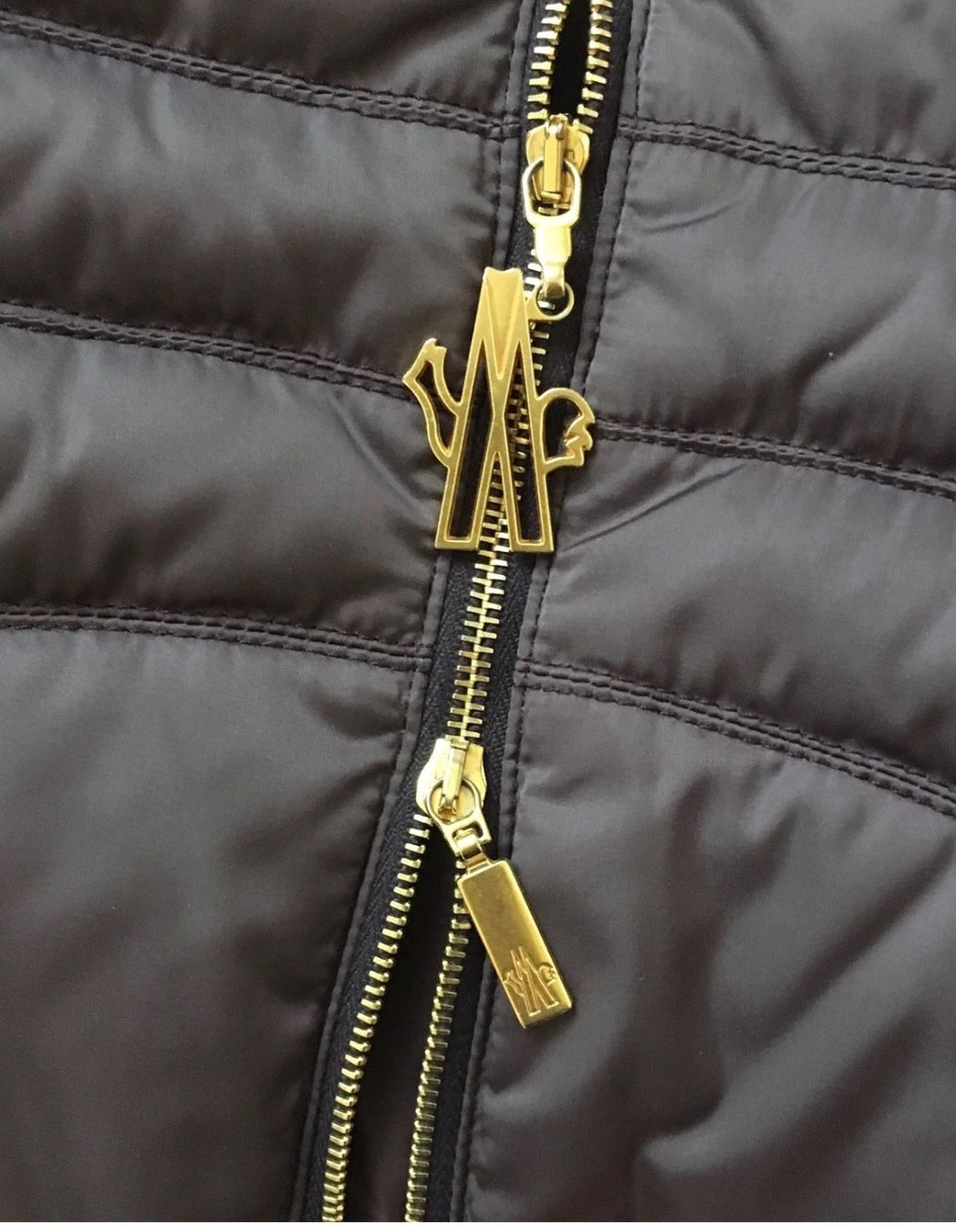 Moncler Vestes: Verkaufe Moncler  Winterjacke – D'occasion à Laufen par 123mohnblume 2