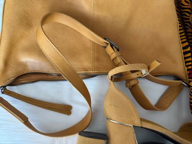 Lotti di vestiti: 4teiliges Kleiderset, Gr. 40 – Usato da Münchenstein venduto da Caroliinam 7