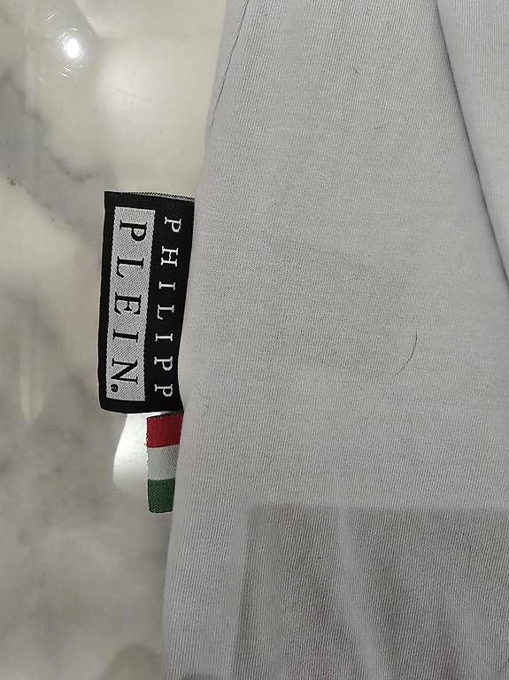 T-shirt: Maglietta Plein – Usato da Montagnola venduto da the_c2fp 1