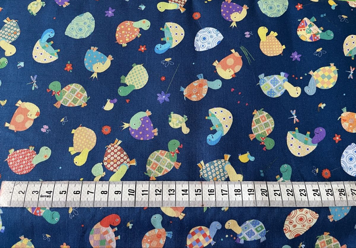 Tessuti: Patchworkstoff 4er Set mit Schildkröten 2m Stoff – Nuovo (secondo la descrizione) da Seuzach venduto da KreativmitStoff 4