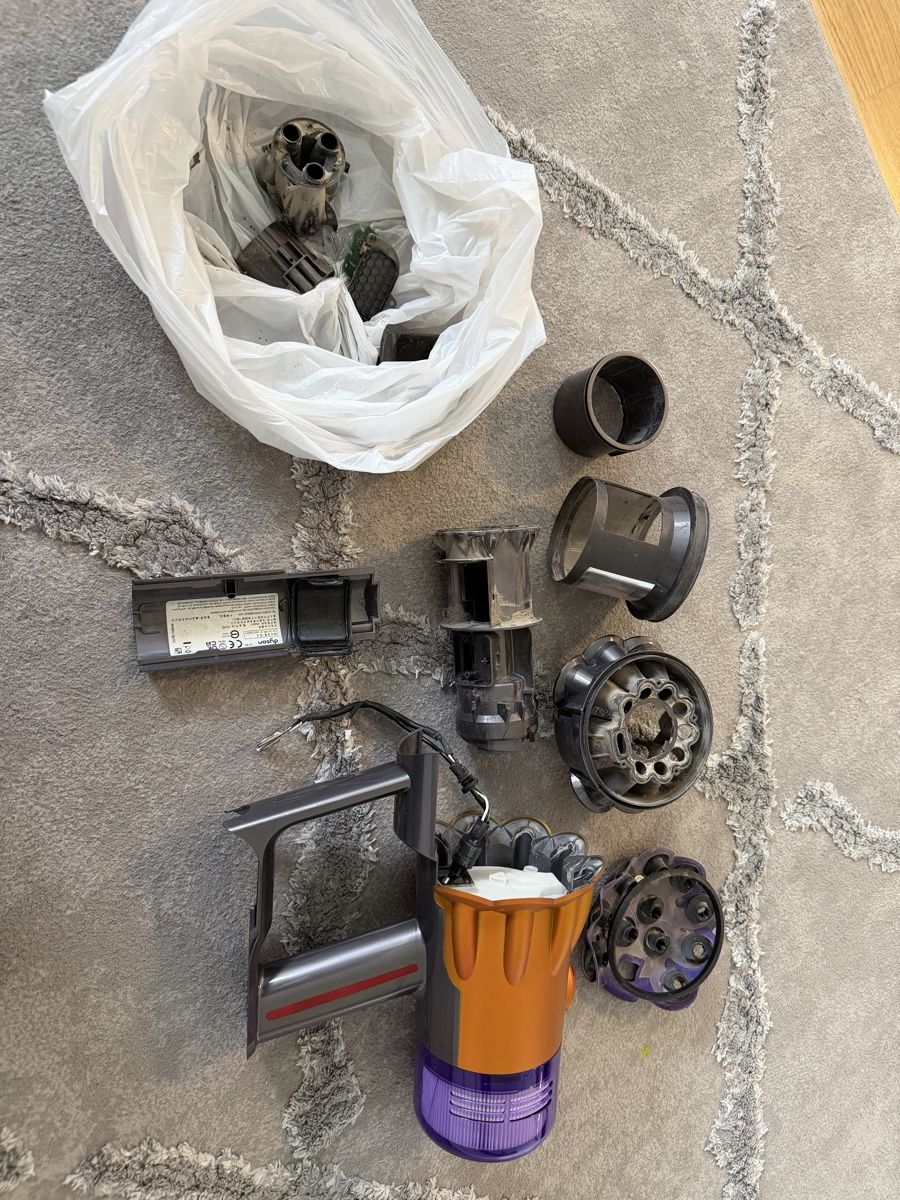 Dyson Aspirapolveri & Accessori: Dyson v12 moteur défectueux  – Difettoso da Meyrin venduto da SA_3006