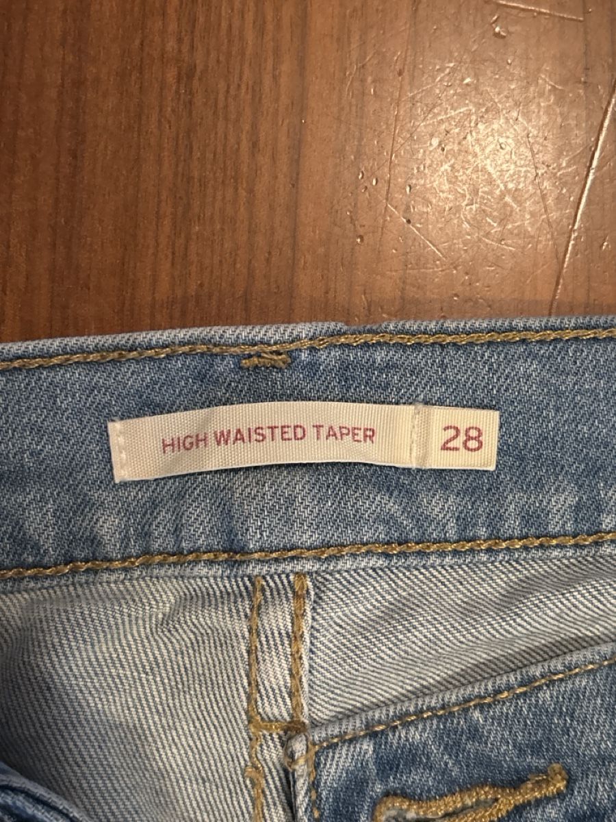 Levi's Jeans: Jeans Grösse 28 – Gebraucht aus Unterentfelden von Lavach 3
