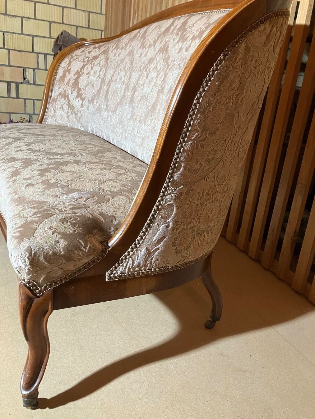 Divani: Antikes Sofa, Louis Philippe, Nussbaum, Velour de Chene – Usato da Bern venduto da MT-10 3