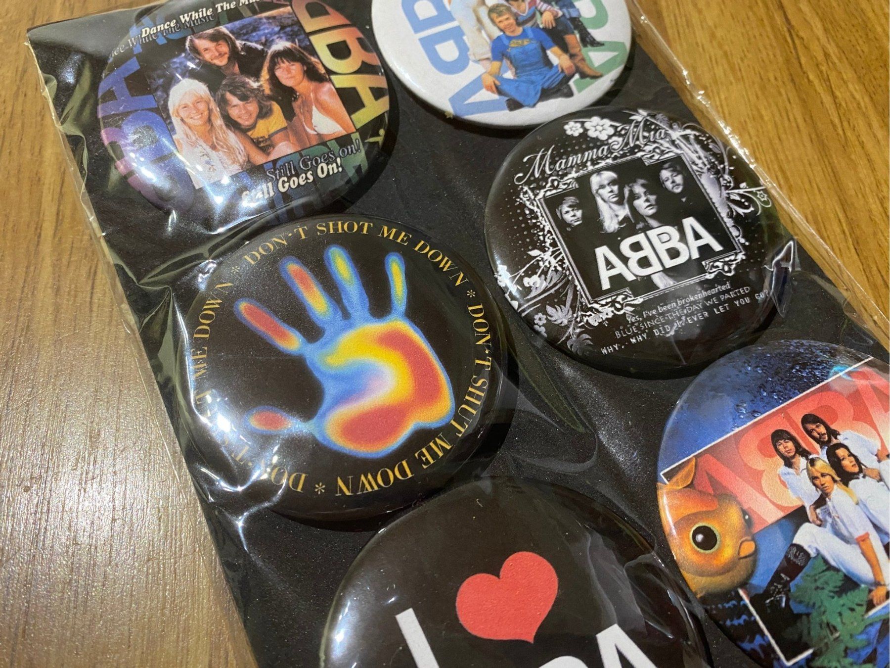 Placchette & Badge: Abba Pin Badges – Nuovo e nell'imballaggio originale da Basel venduto da VinylLover68 2