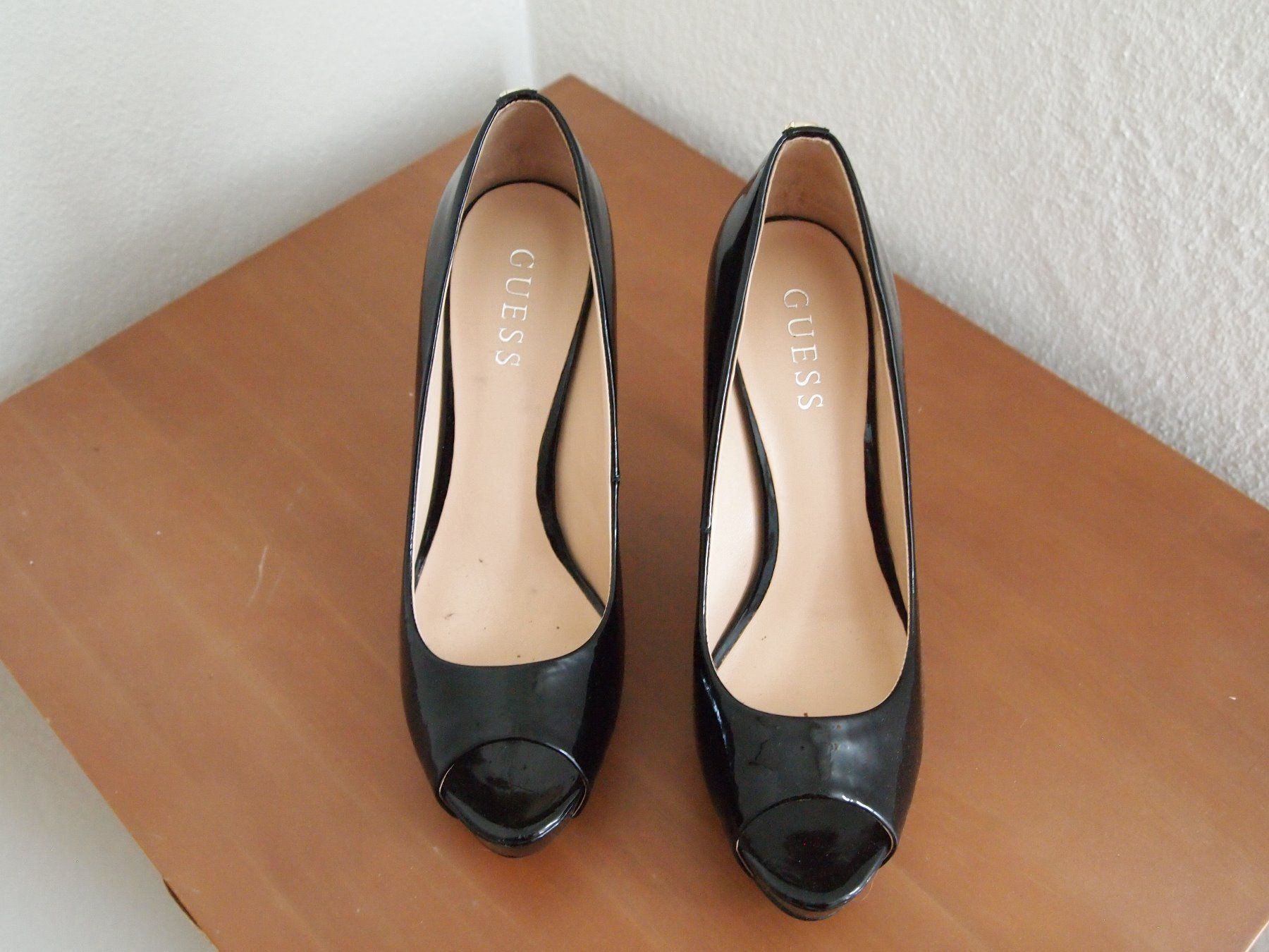 Guess Scarpe da donna: Guess Leder Pumps – Usato da Volketswil venduto da ald_2x9b