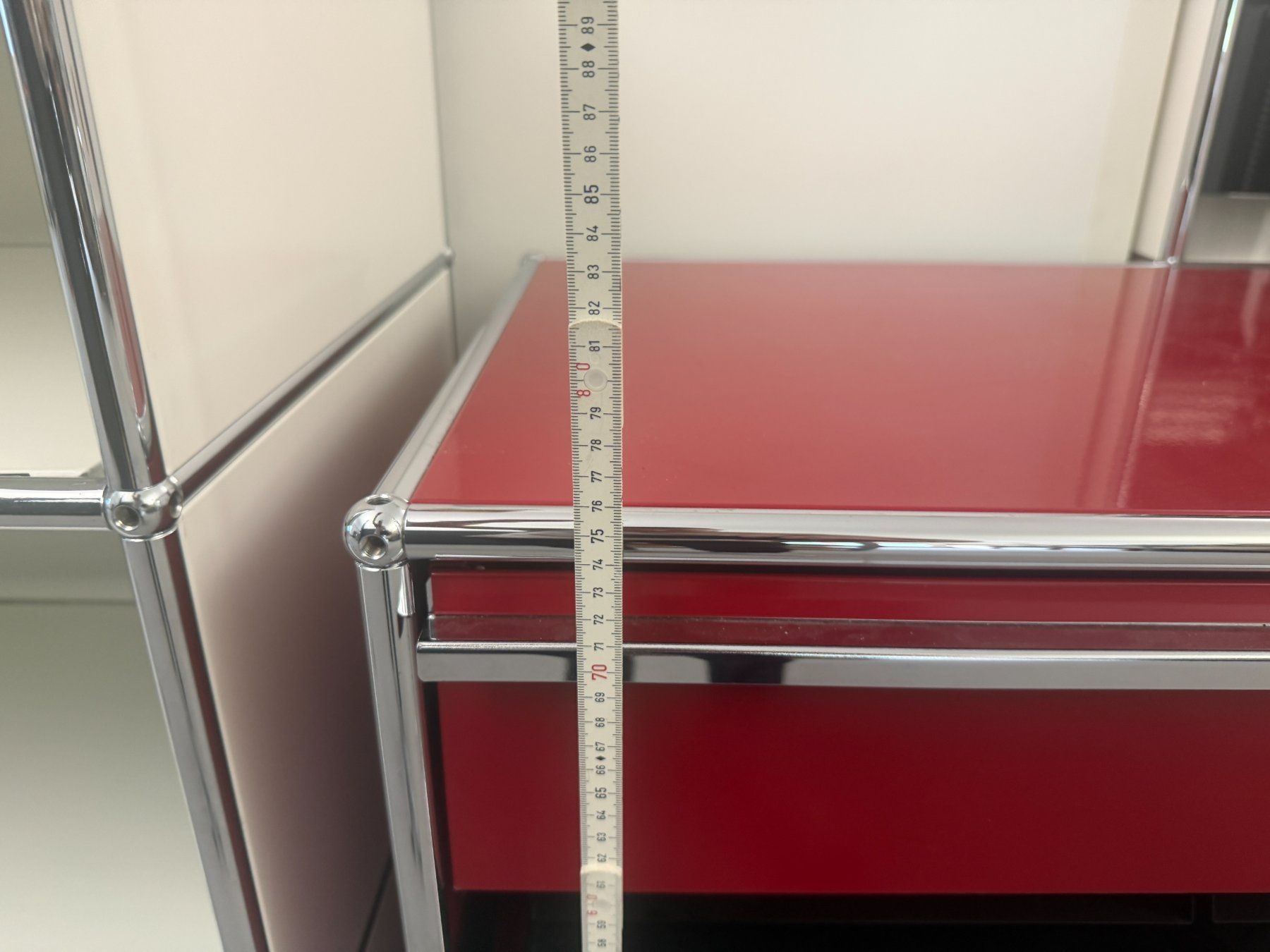 USM Cassettiere: USM Haller Sideboard Rot - Regal – Usato da Pfäffikon SZ venduto da xevo_Networks 6
