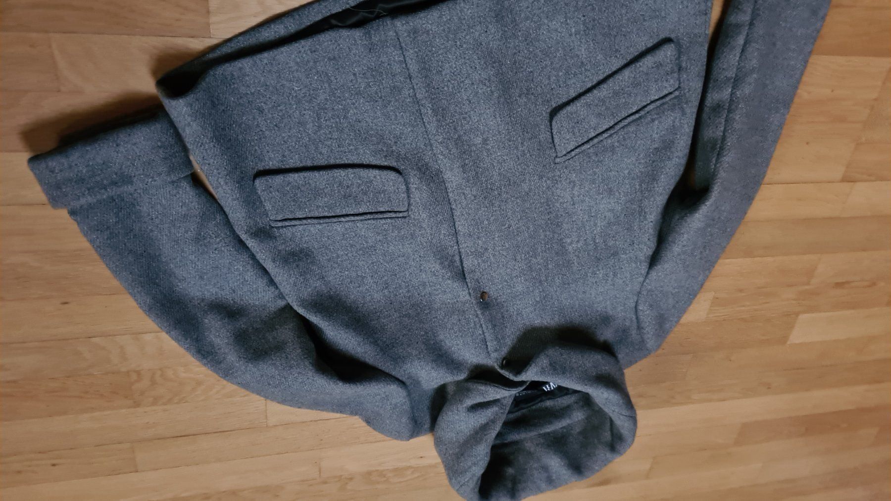 Jacken: Wunderschöne,graue neue Jacke  kapuzze gr.L – Gebraucht aus Ferden von jemyce 2