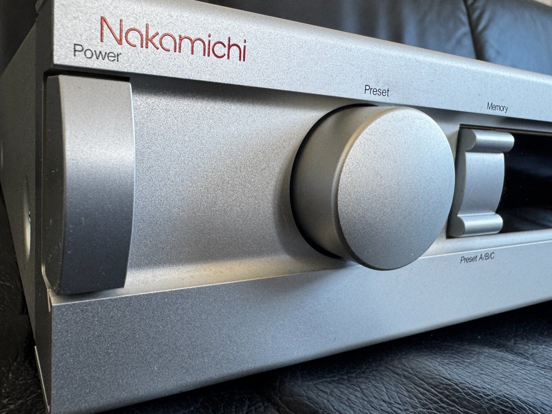 Radio: NAKAMICHI TUNER 2 - Stereo FM Tuner – Usato da Zürich venduto da Tapehead 5