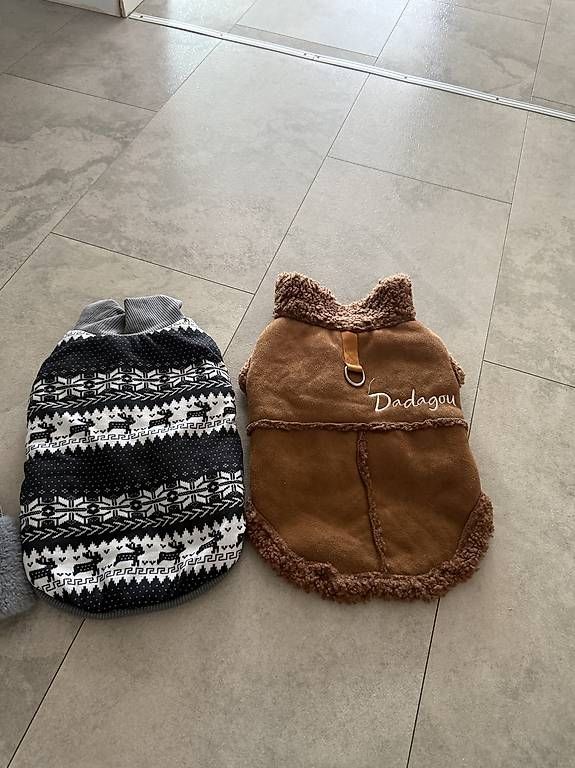 Abbigliamento: 3 mini hundejacken  – Usato da Adligenswil venduto da balboa5