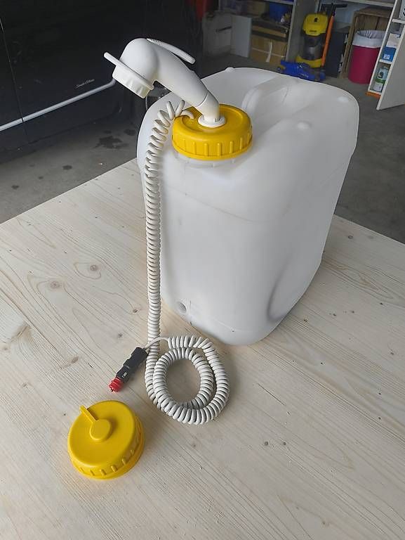 Duschen: Camping-Dusche – Gebraucht aus Wolfhalden von Snaegi
