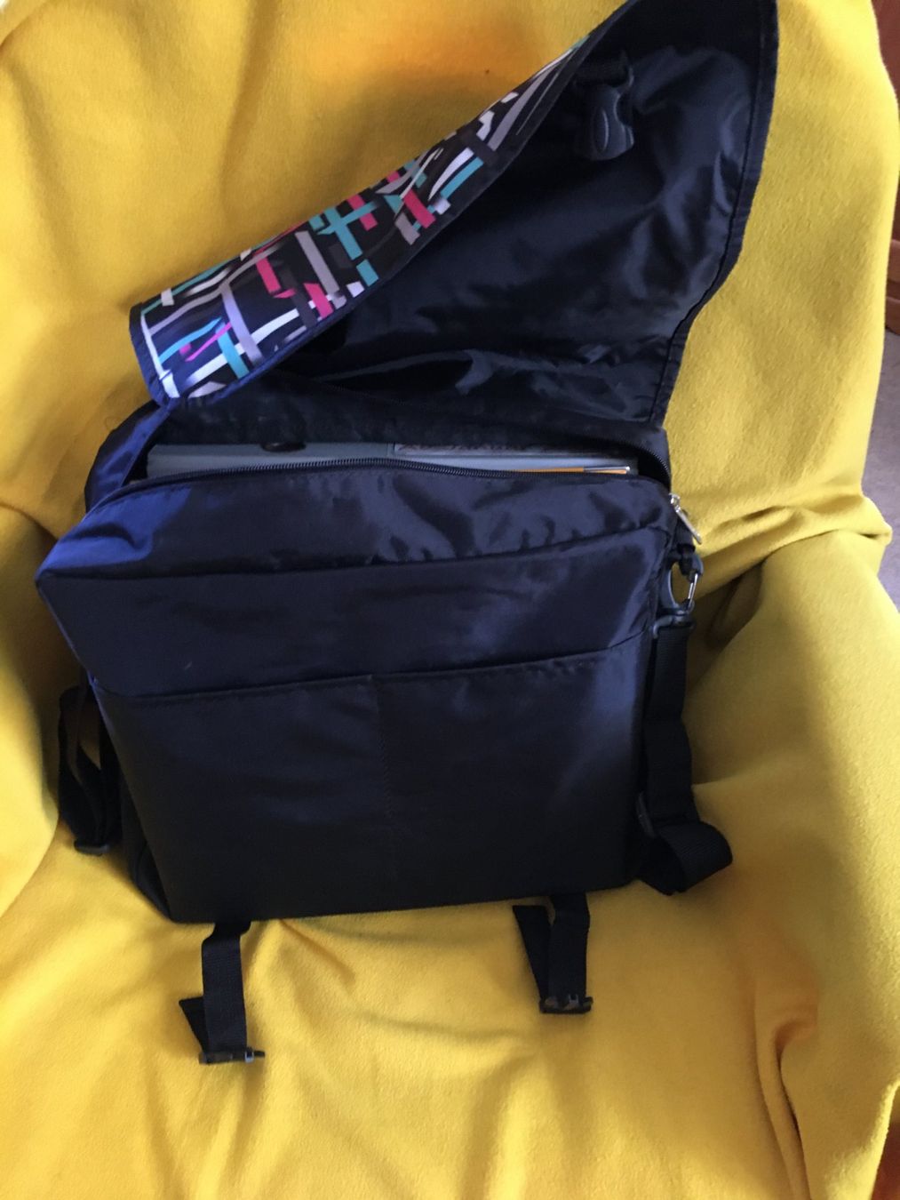 Borse da donna: College Tasche – Usato da Andeer venduto da JDOGG 1