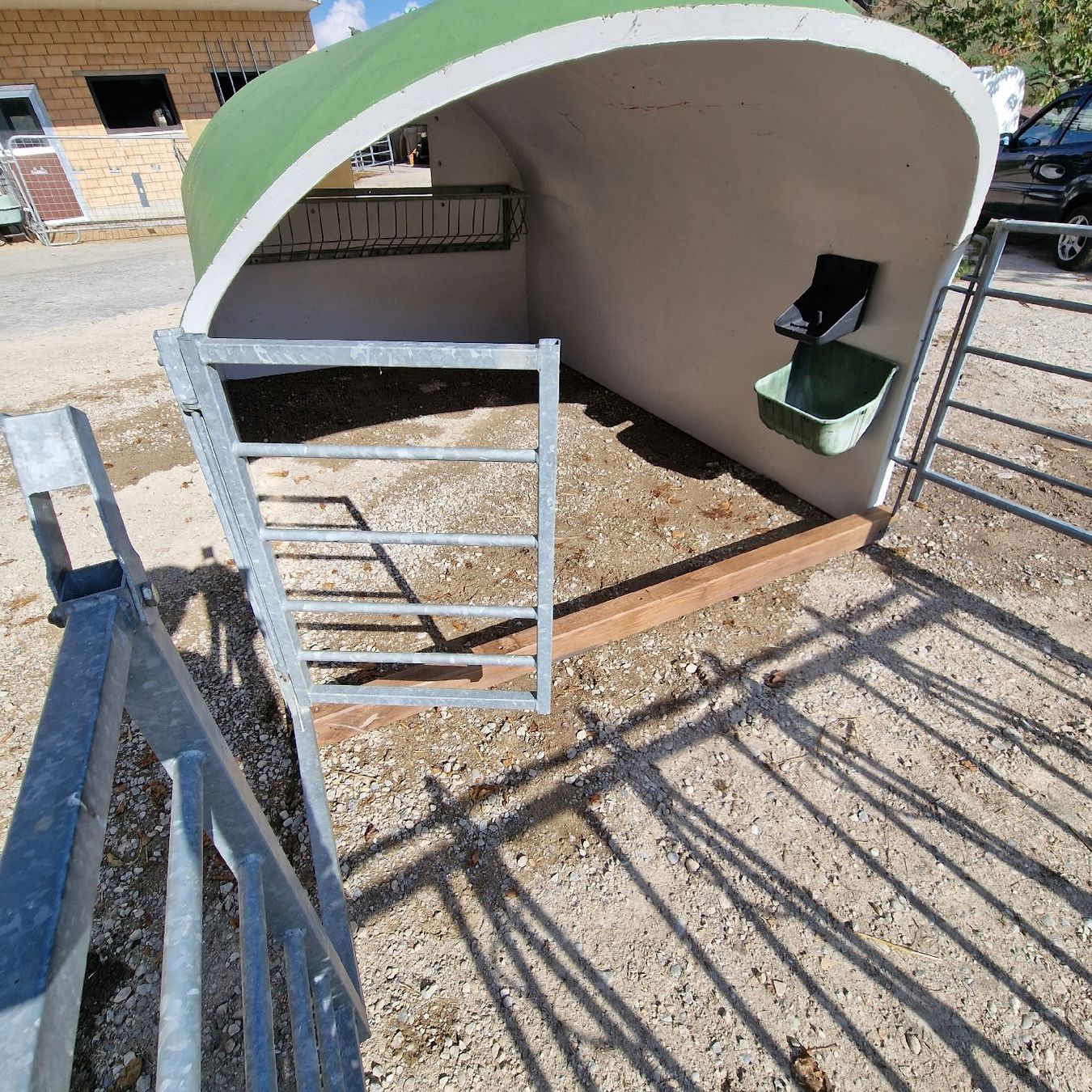 Abris: Kälberiglu mit Umzäunung – D'occasion à Escholzmatt par port-mech 1