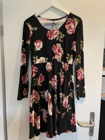Festliches Kleid Blumenmuster
